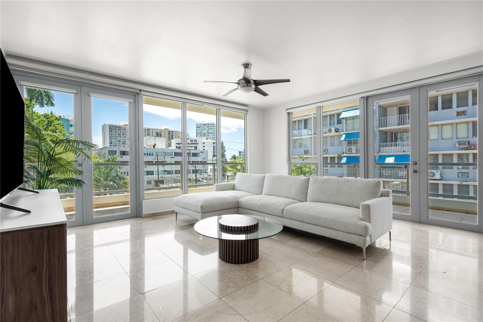 OCEAN BLUE TOWERS - Residential