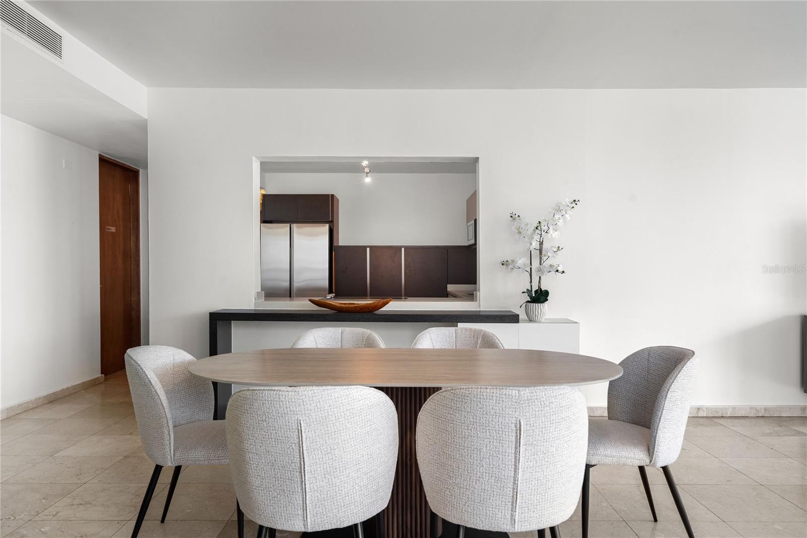 OCEAN BLUE TOWERS - Residential
