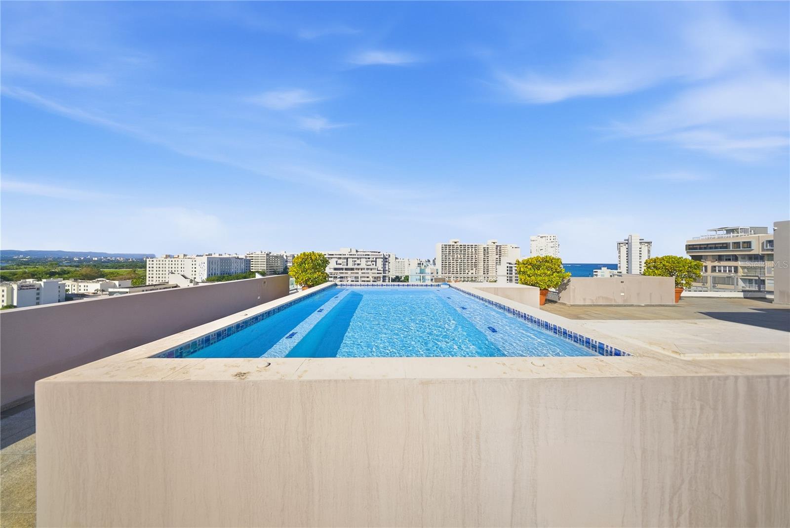 OCEAN BLUE TOWERS - Residential