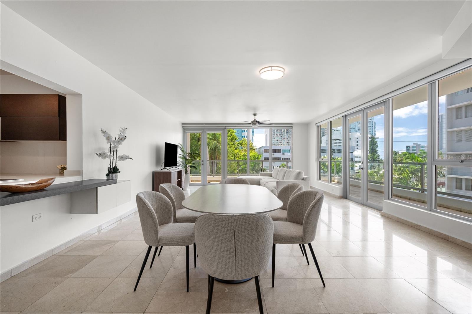 OCEAN BLUE TOWERS - Residential