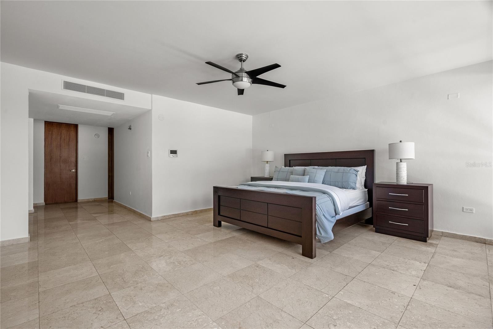 OCEAN BLUE TOWERS - Residential