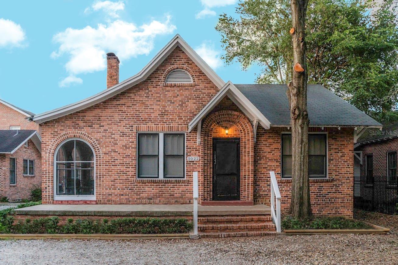 BRICK HOUSE - Residential Income