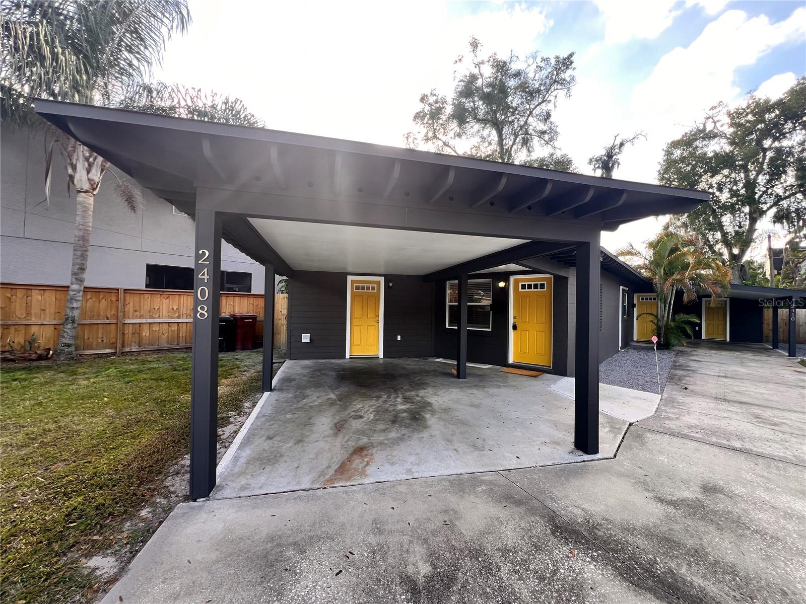SOLD DATA ENTRY ONLY. This is part of a 2 parcel sale of 2 duplexes (Quaplex)