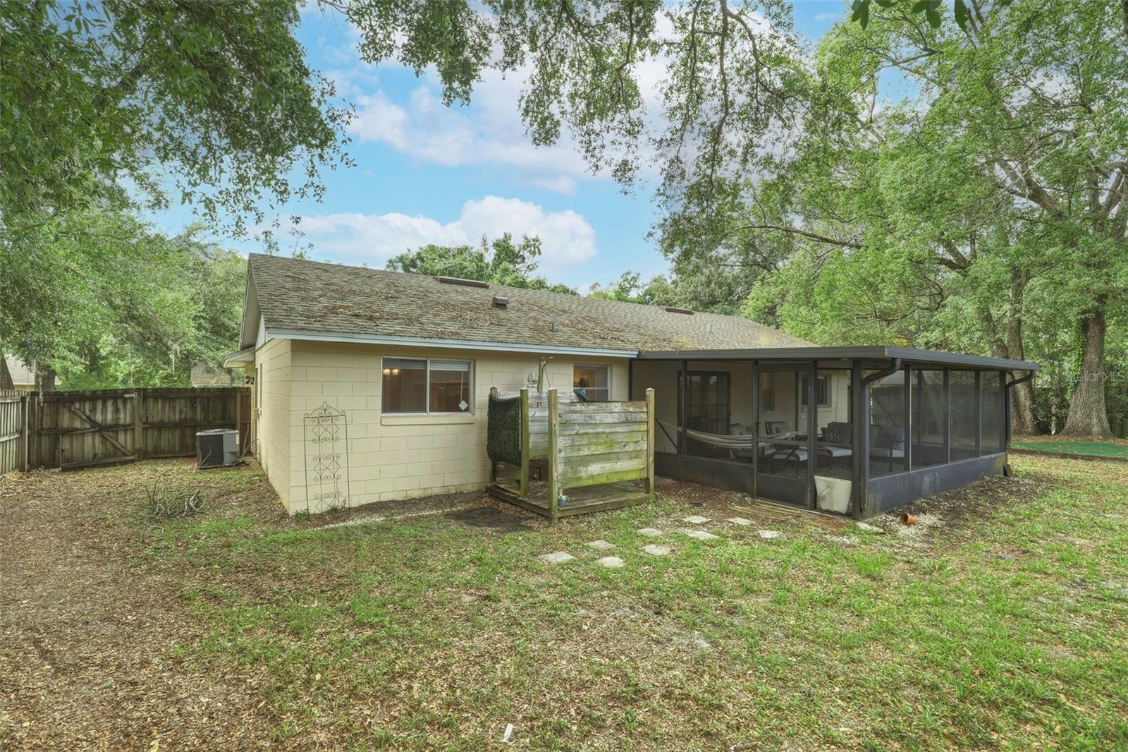 RIVERSIDE WOODS - Residential