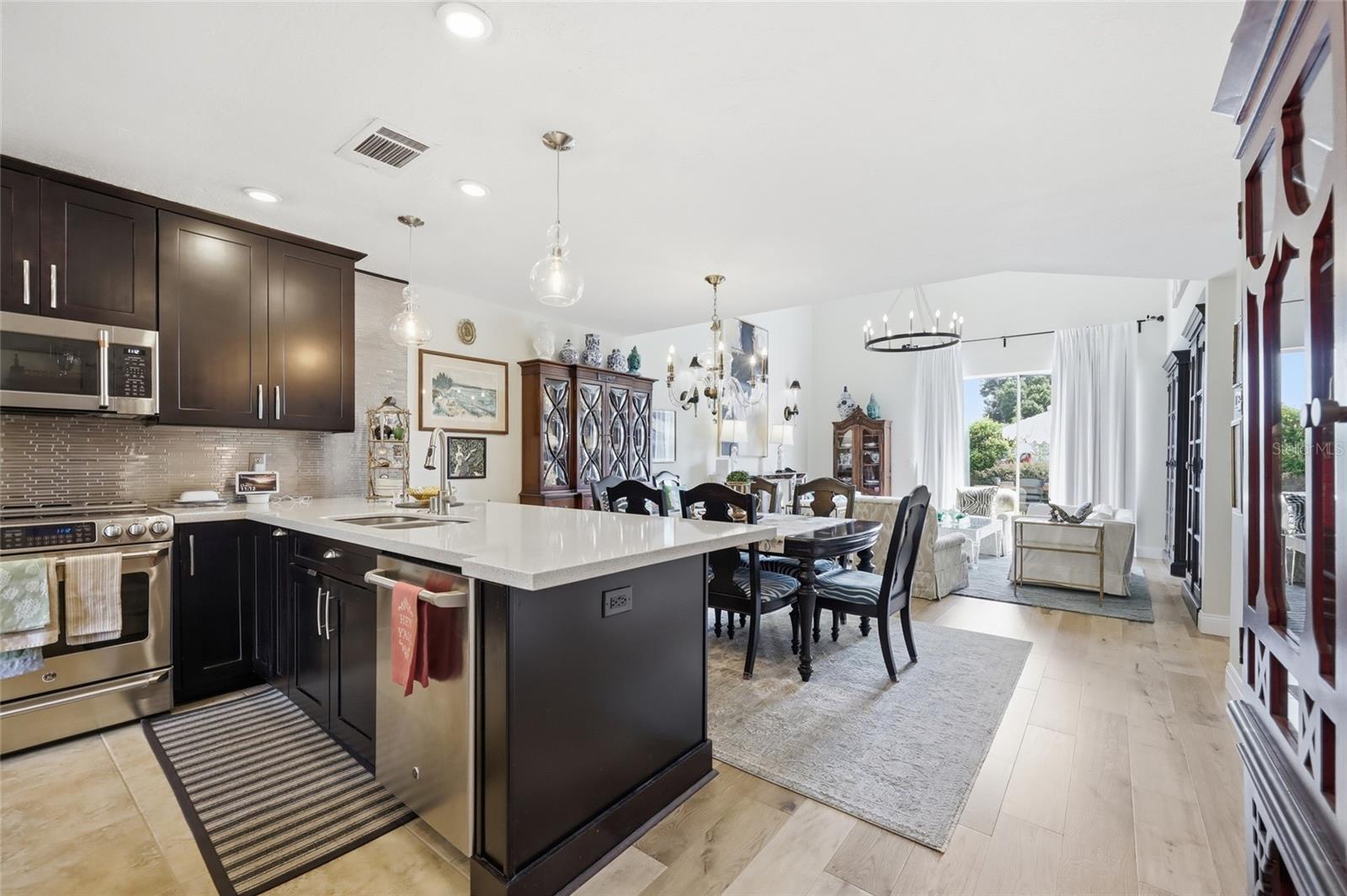 PEMBROOKE - Residential