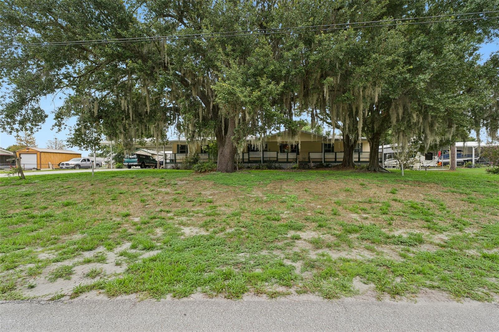 LAKEWOOD ACRES - Residential