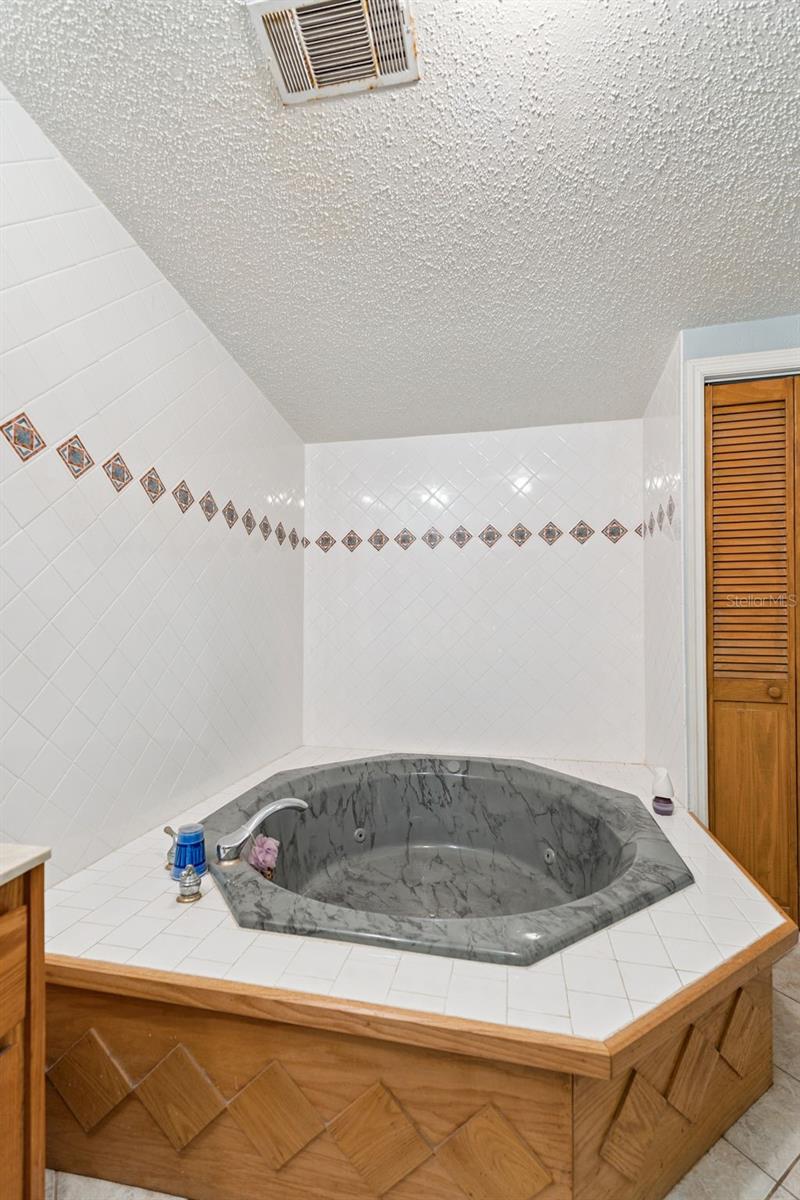 LAKEWOOD ACRES - Residential