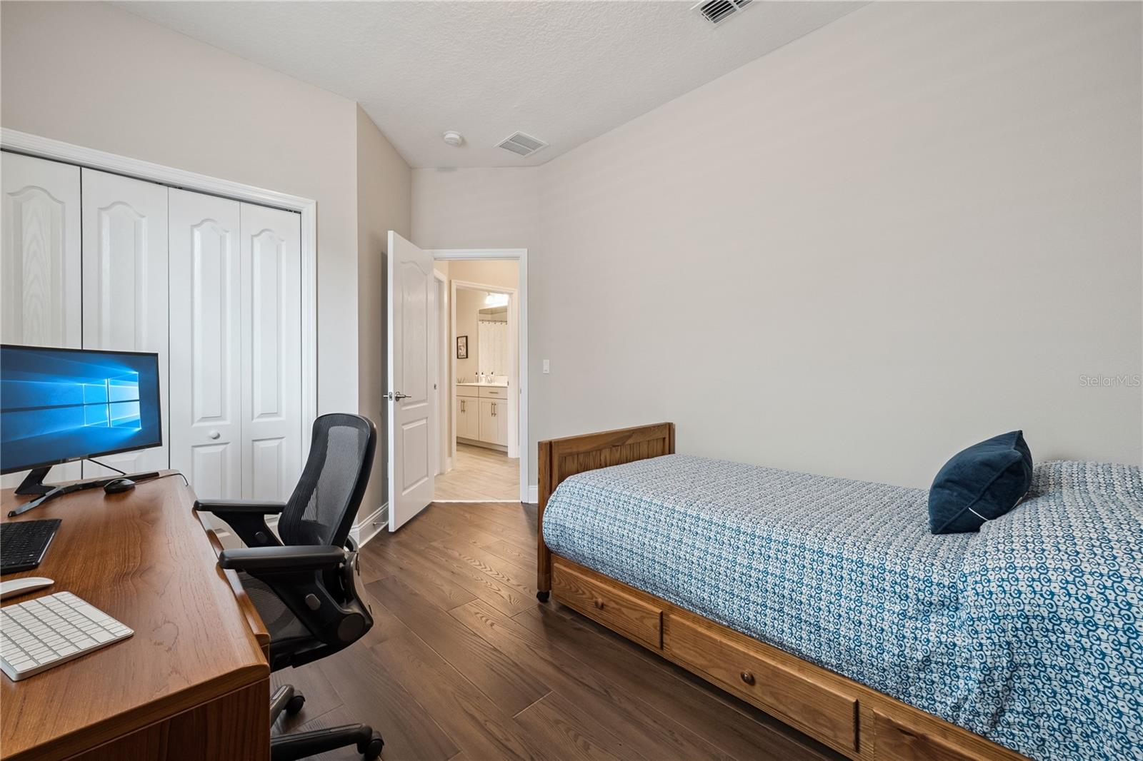 HULL ISLAND AT OAKLAND - Residential