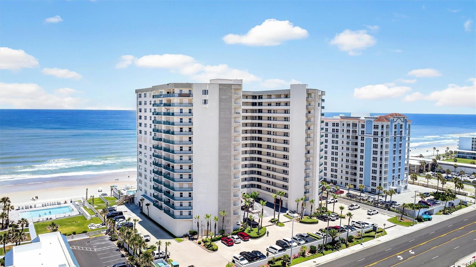 TOWERS GRANDE - Residential