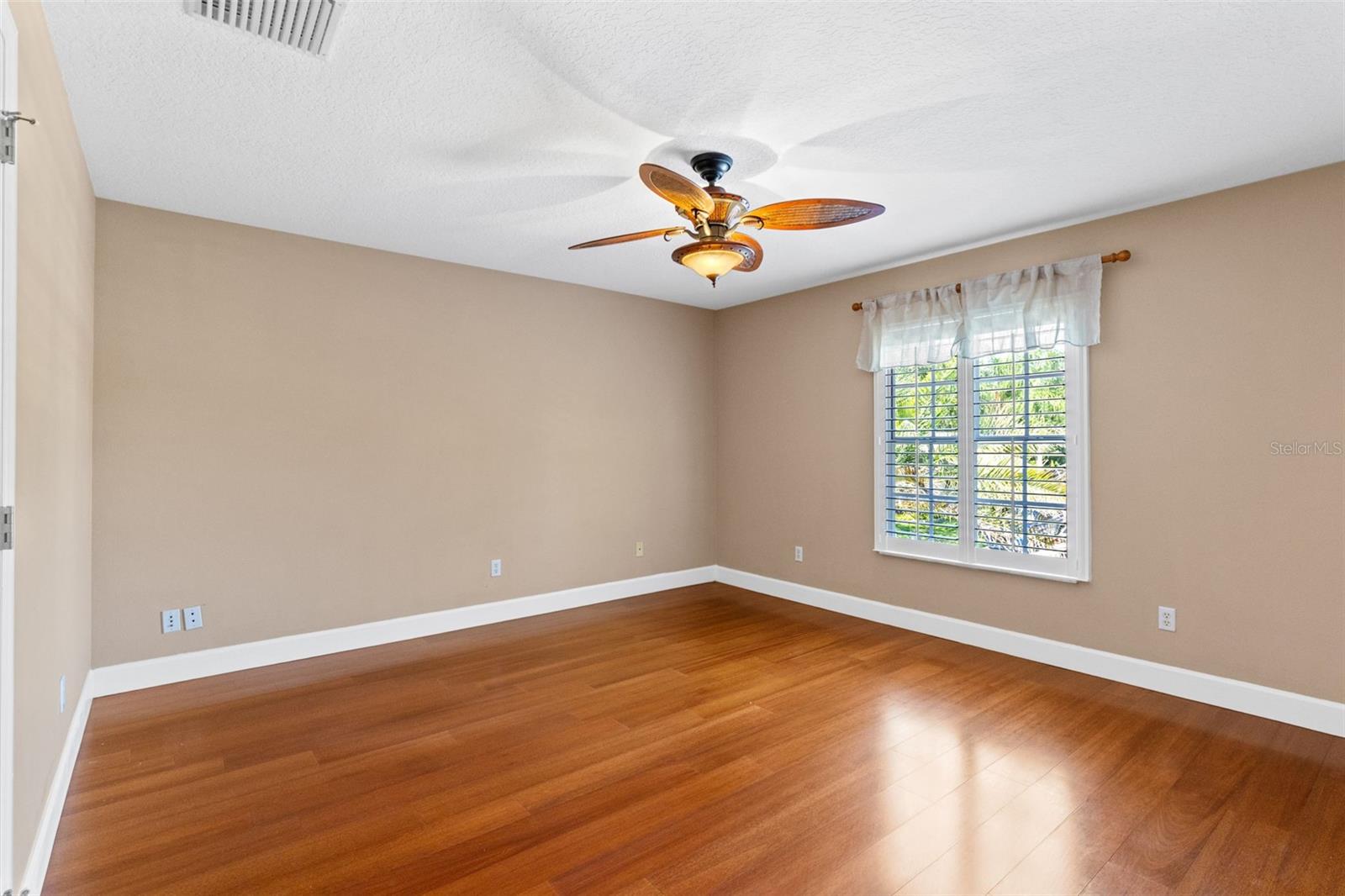 WINDING HOLLOW UNIT 2 - Residential