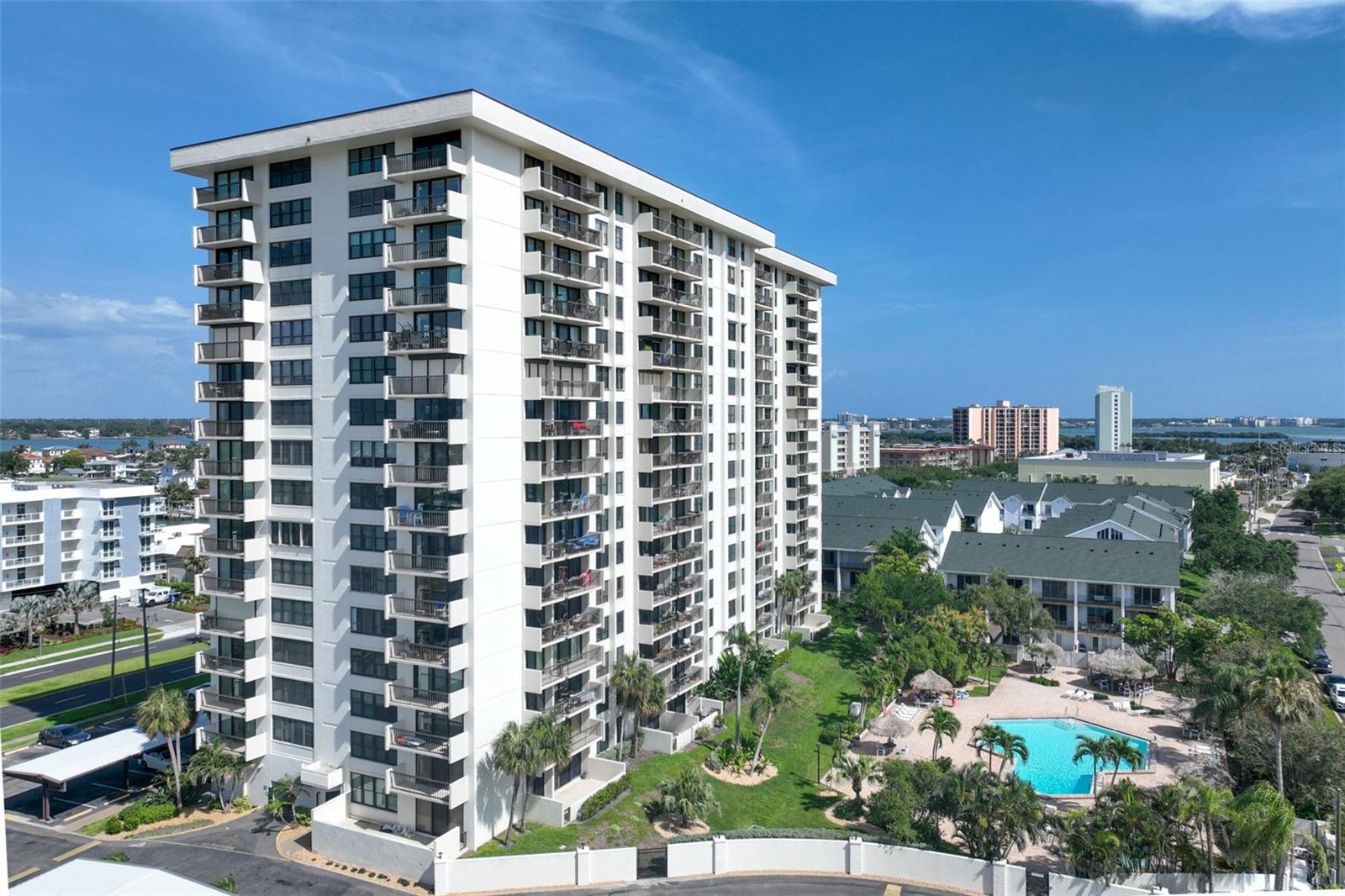 STARBOARD TOWER - Residential