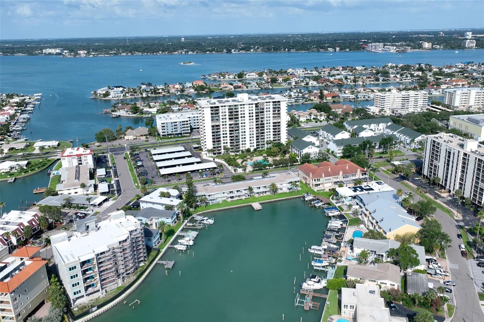 STARBOARD TOWER - Residential
