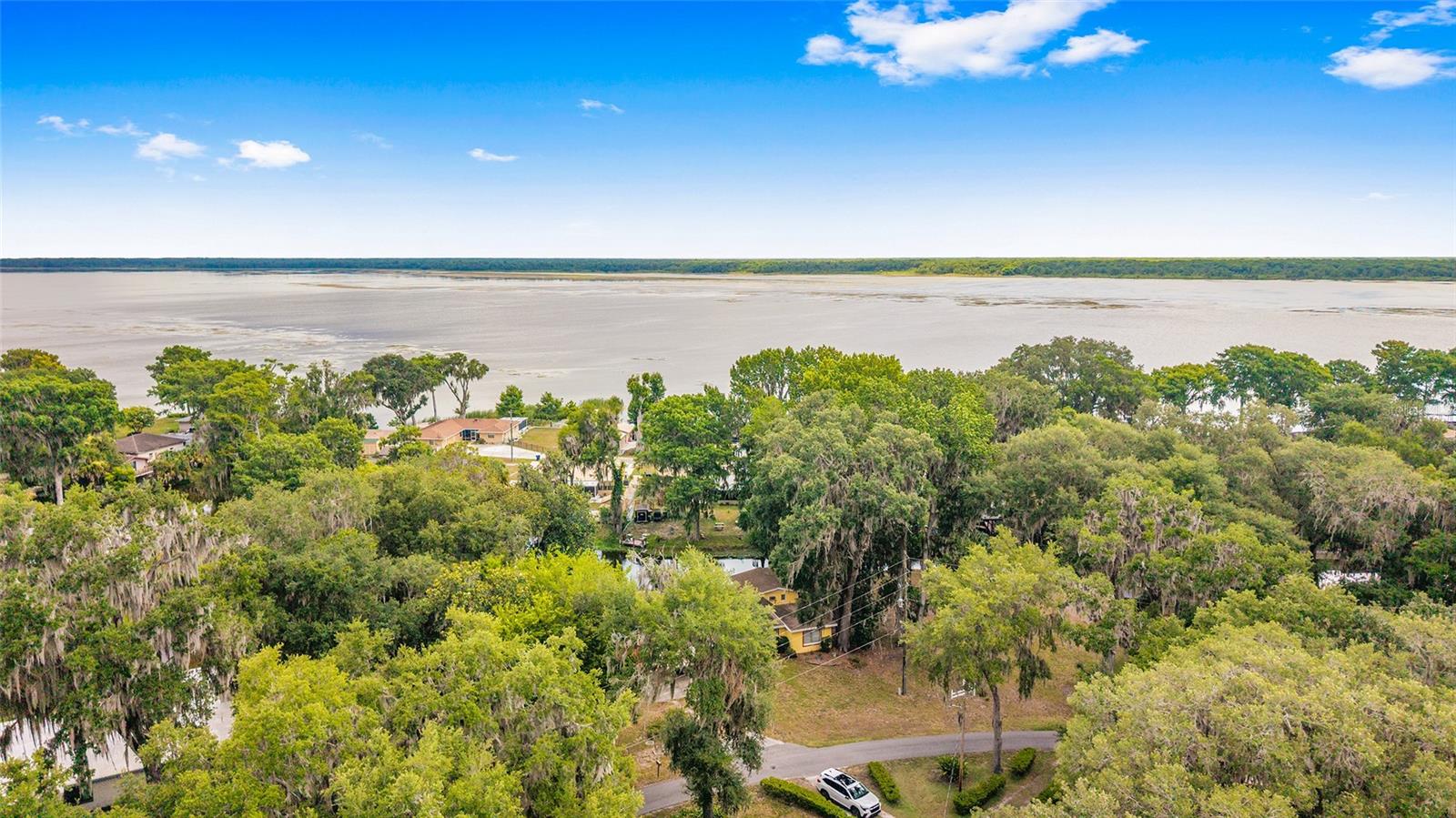 TRACYS POINT 2ND ADD - Residential