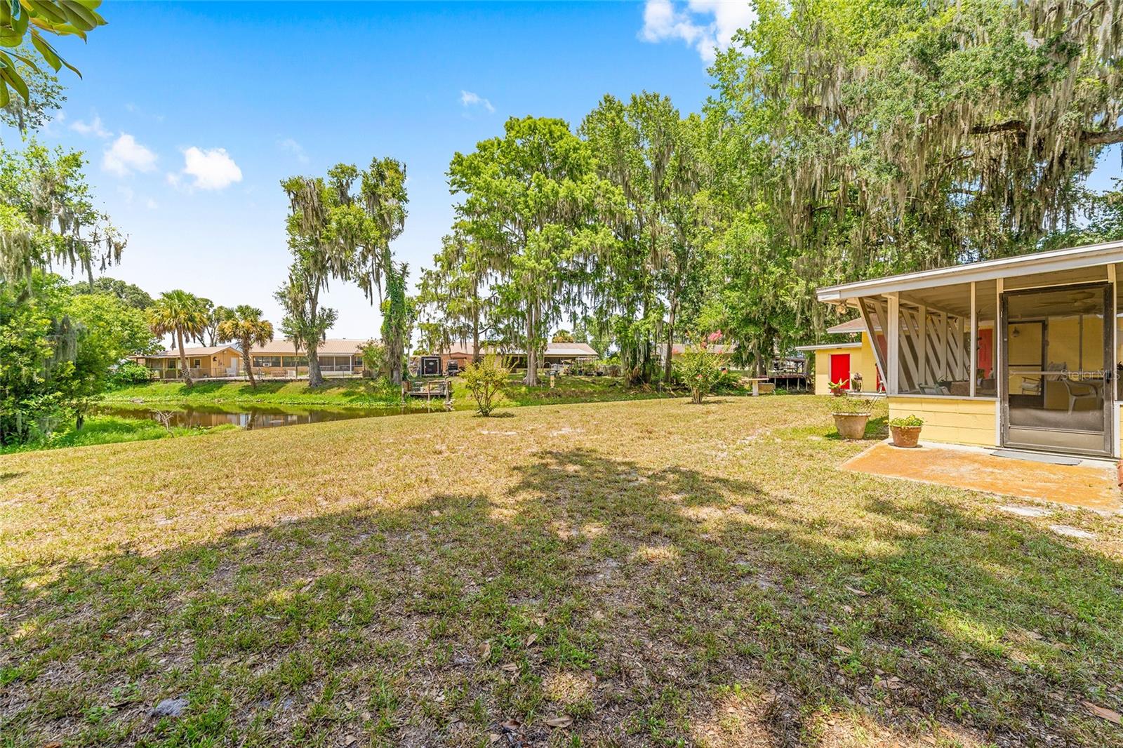 TRACYS POINT 2ND ADD - Residential