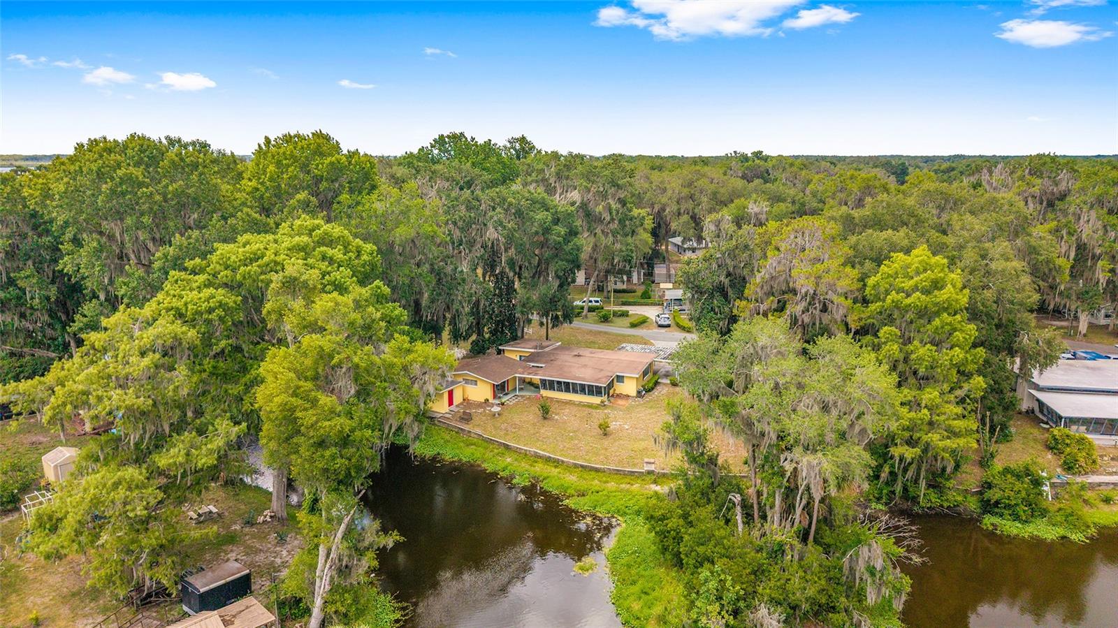 TRACYS POINT 2ND ADD - Residential