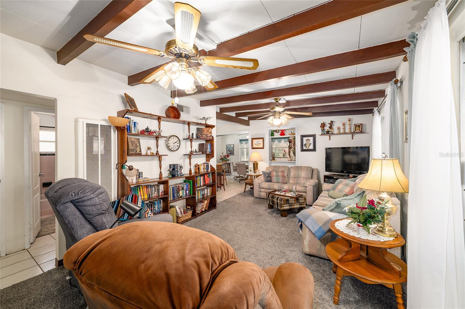 TRACYS POINT 2ND ADD - Residential