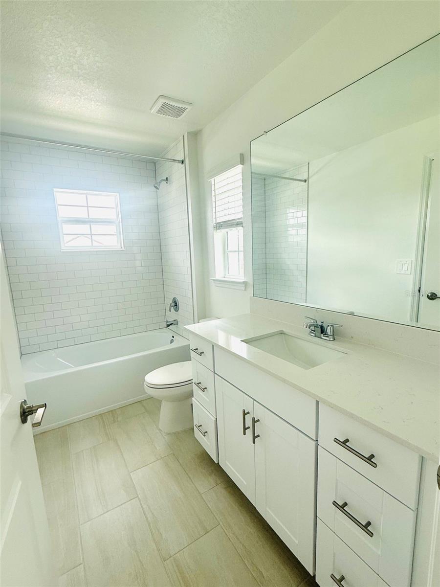 LONGLEAF NEIGHBORHOOD FOUR PHASE I PB 95 PG 127 BL - Residential Lease