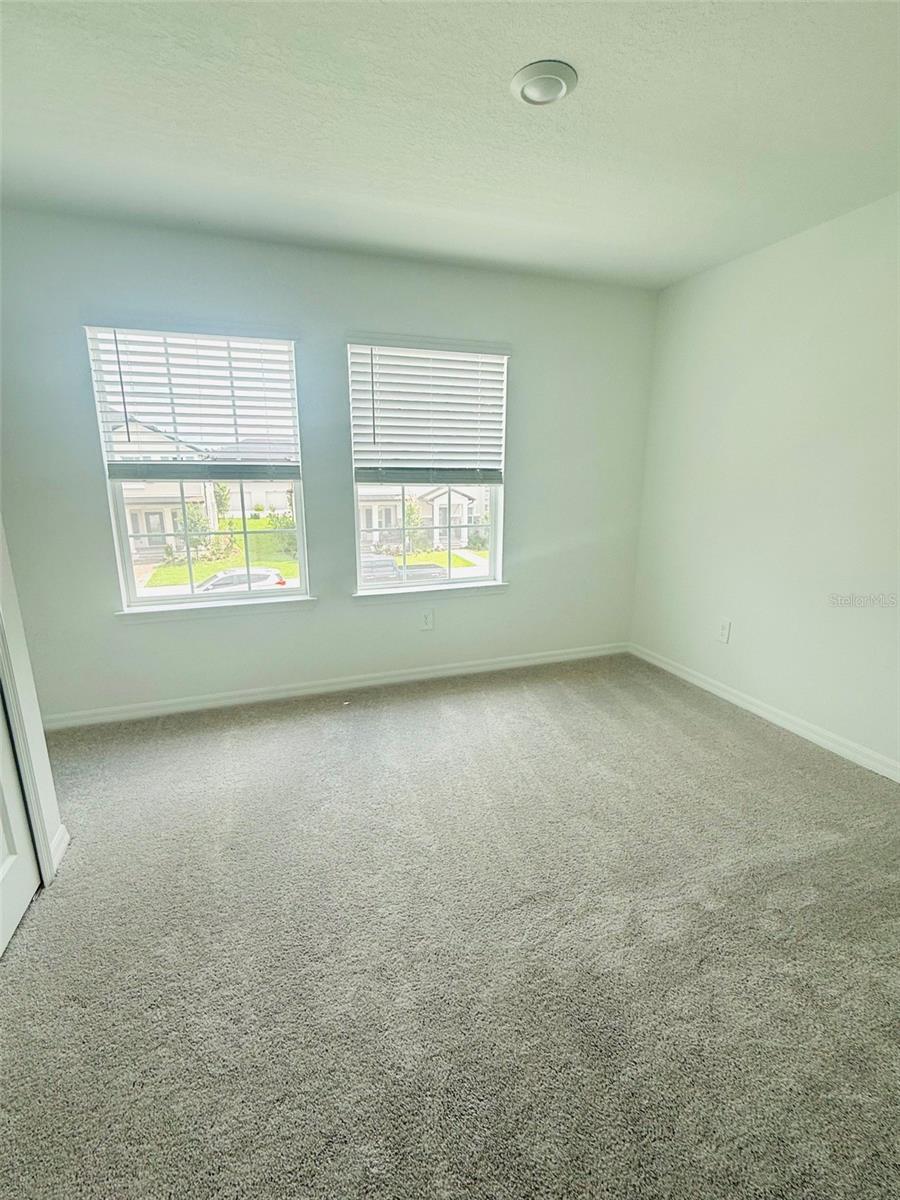 LONGLEAF NEIGHBORHOOD FOUR PHASE I PB 95 PG 127 BL - Residential Lease