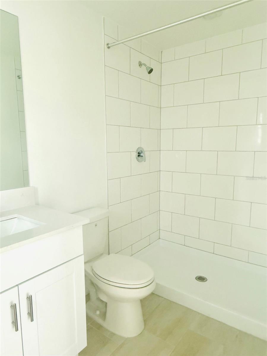 LONGLEAF NEIGHBORHOOD FOUR PHASE I PB 95 PG 127 BL - Residential Lease