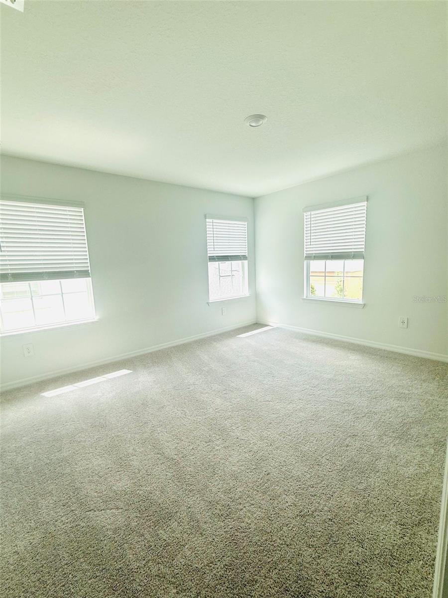 LONGLEAF NEIGHBORHOOD FOUR PHASE I PB 95 PG 127 BL - Residential Lease