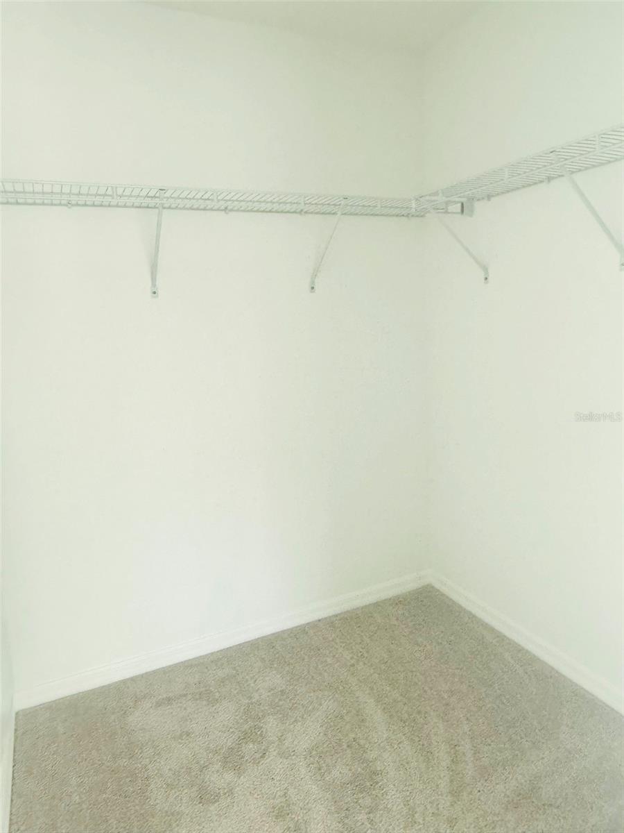 LONGLEAF NEIGHBORHOOD FOUR PHASE I PB 95 PG 127 BL - Residential Lease