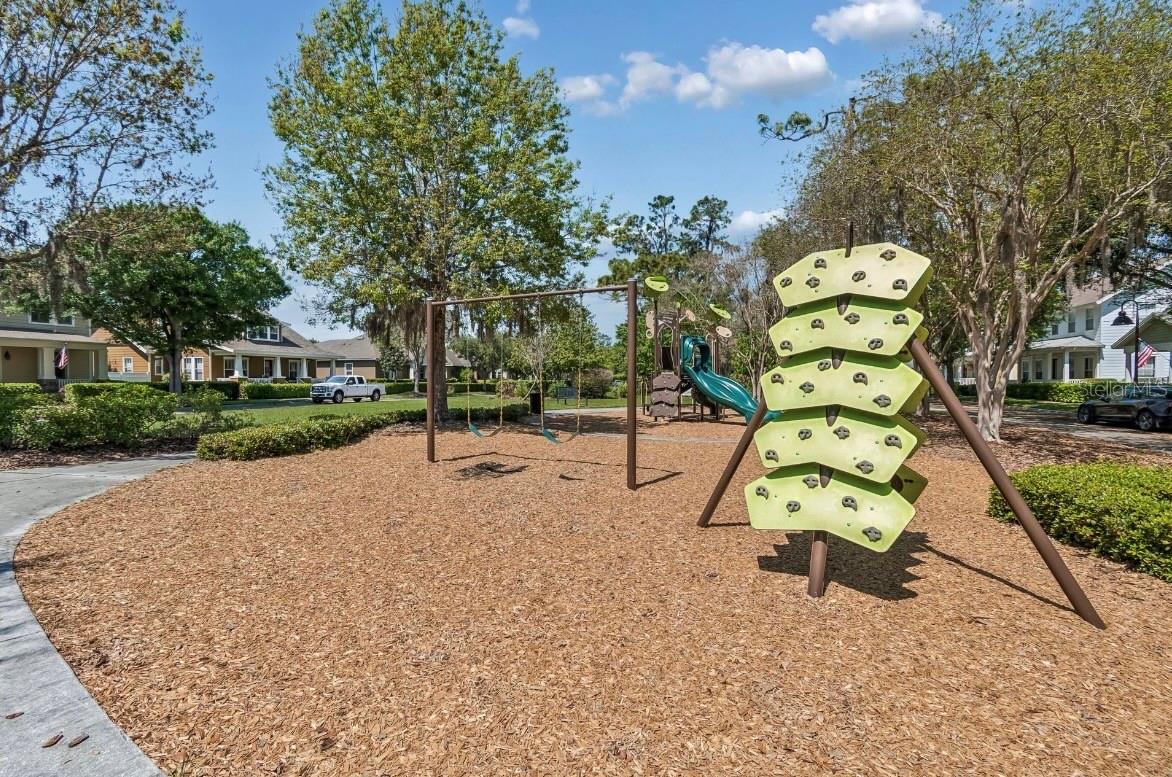 LONGLEAF NEIGHBORHOOD FOUR PHASE I PB 95 PG 127 BL - Residential Lease