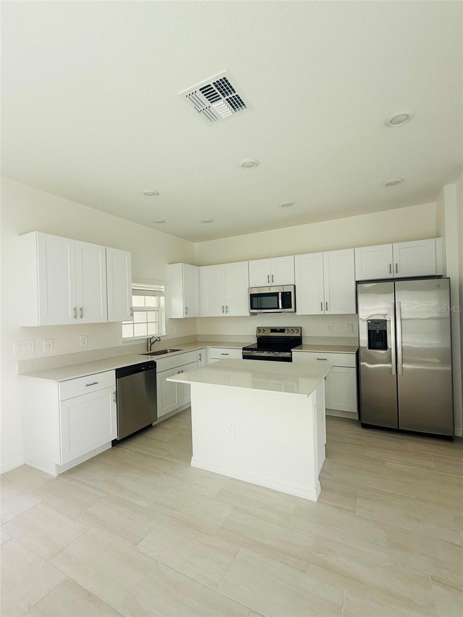 LONGLEAF NEIGHBORHOOD FOUR PHASE I PB 95 PG 127 BL - Residential Lease