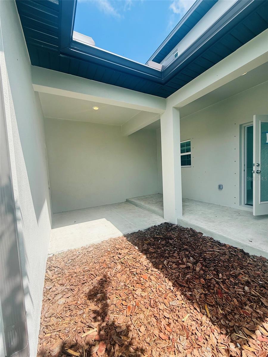 LONGLEAF NEIGHBORHOOD FOUR PHASE I PB 95 PG 127 BL - Residential Lease