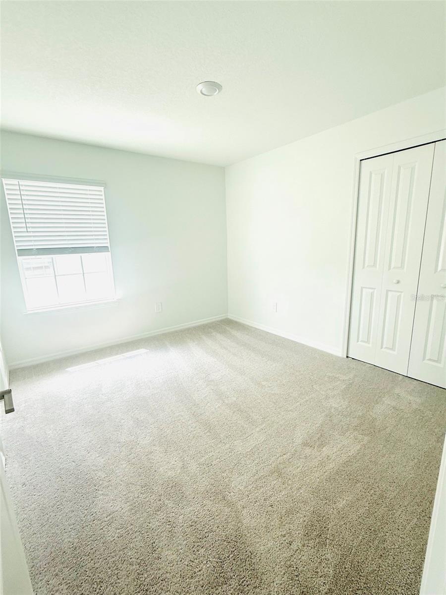 LONGLEAF NEIGHBORHOOD FOUR PHASE I PB 95 PG 127 BL - Residential Lease