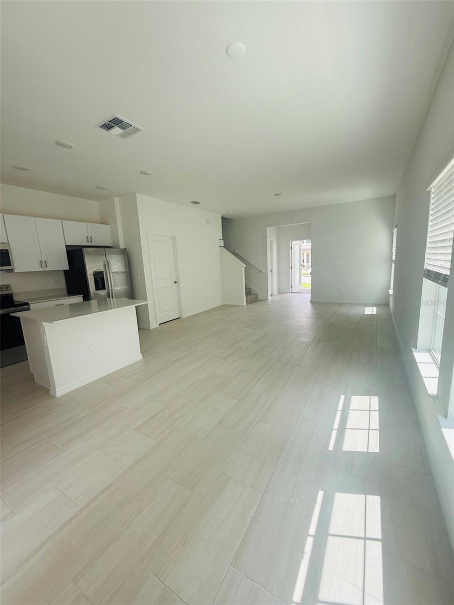 LONGLEAF NEIGHBORHOOD FOUR PHASE I PB 95 PG 127 BL - Residential Lease