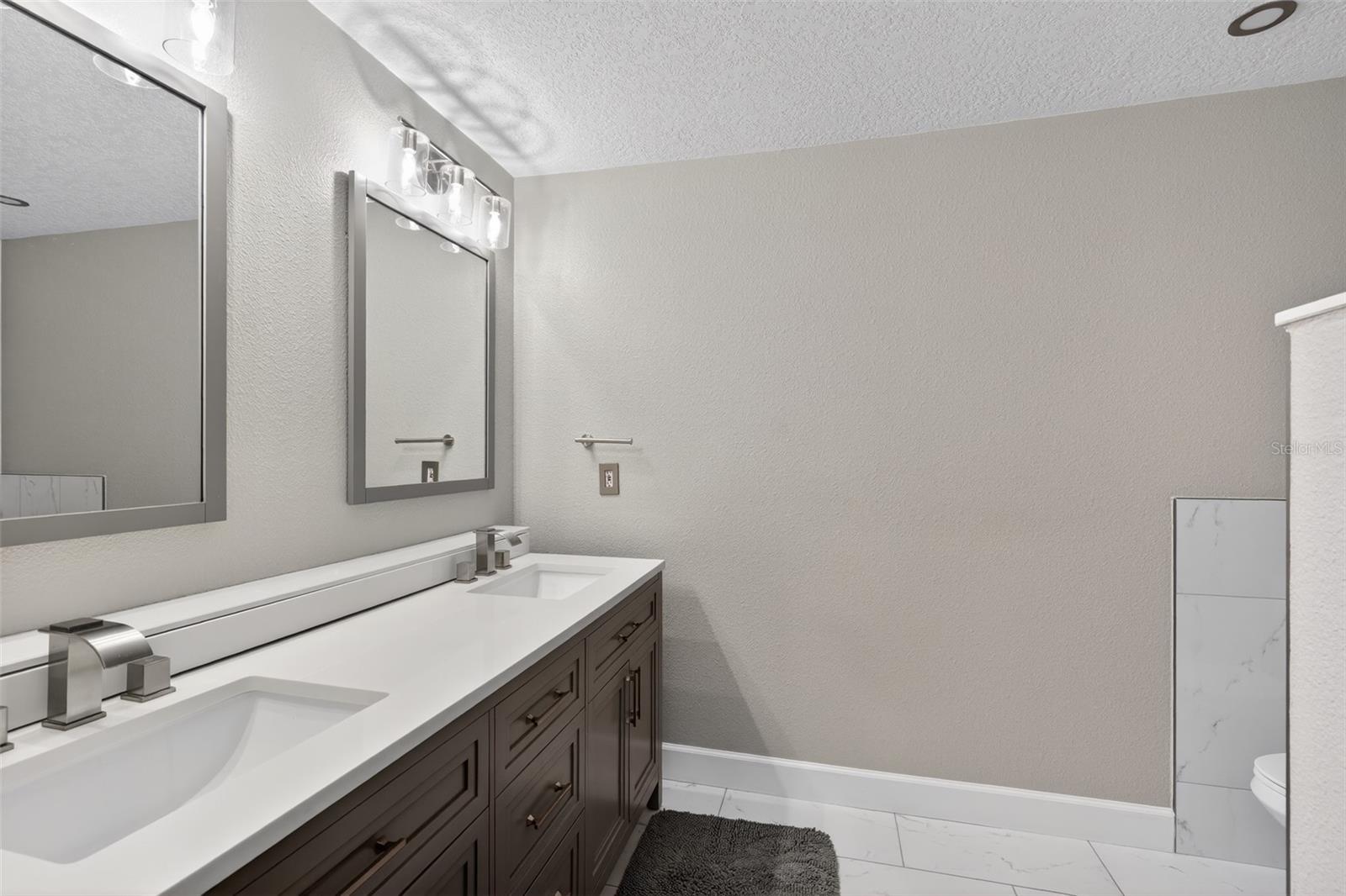 NEW EDEN ON THE LAKES UNIT 15 REPLAT - Residential
