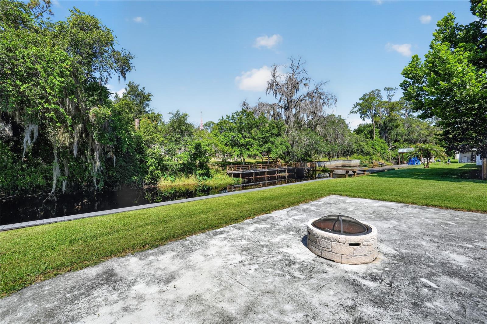 NEW EDEN ON THE LAKES UNIT 15 REPLAT - Residential