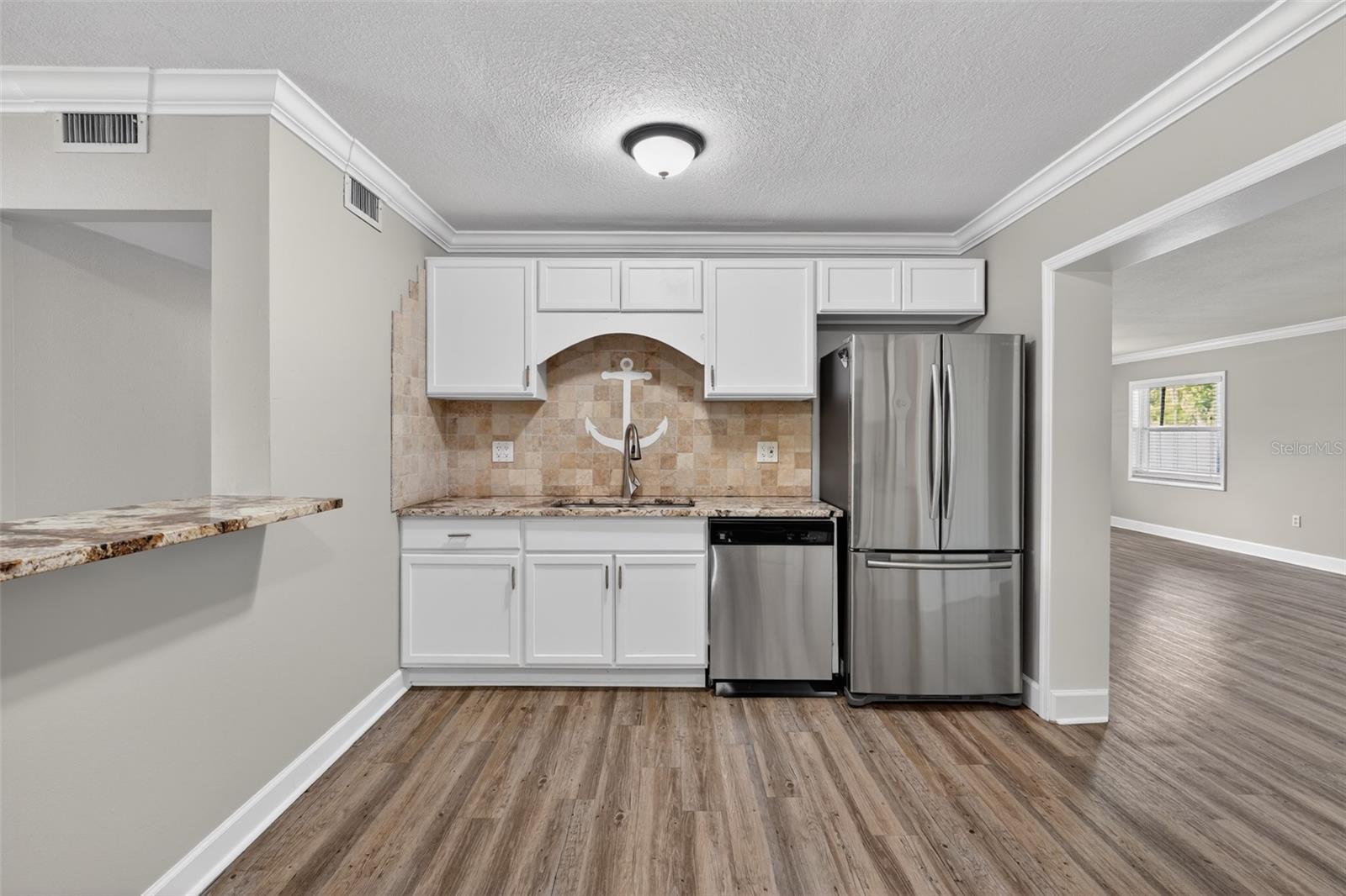 NEW EDEN ON THE LAKES UNIT 15 REPLAT - Residential