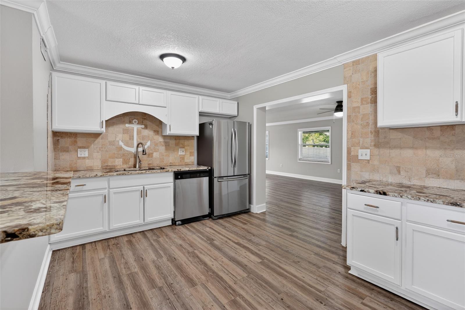 NEW EDEN ON THE LAKES UNIT 15 REPLAT - Residential