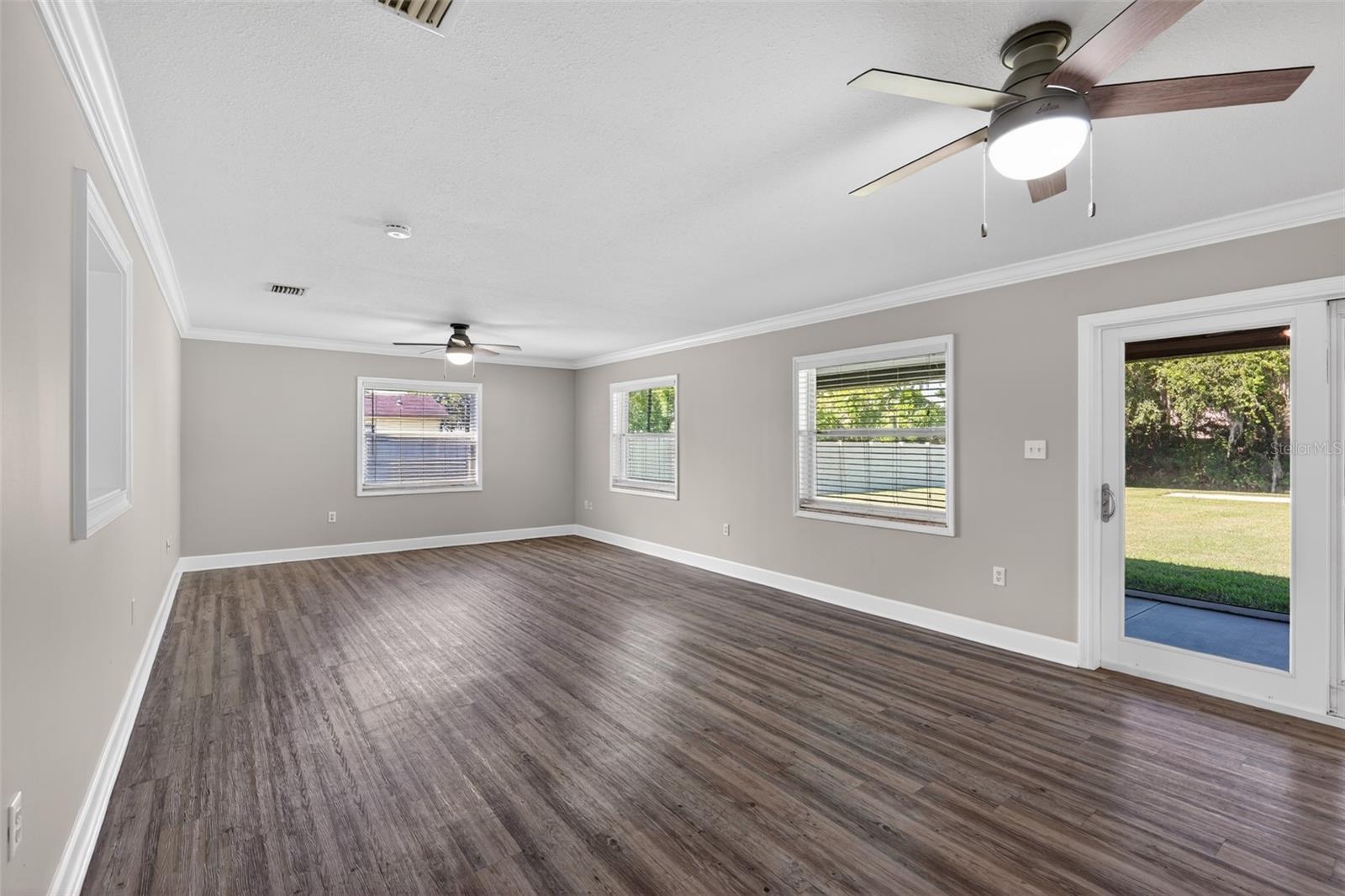 NEW EDEN ON THE LAKES UNIT 15 REPLAT - Residential