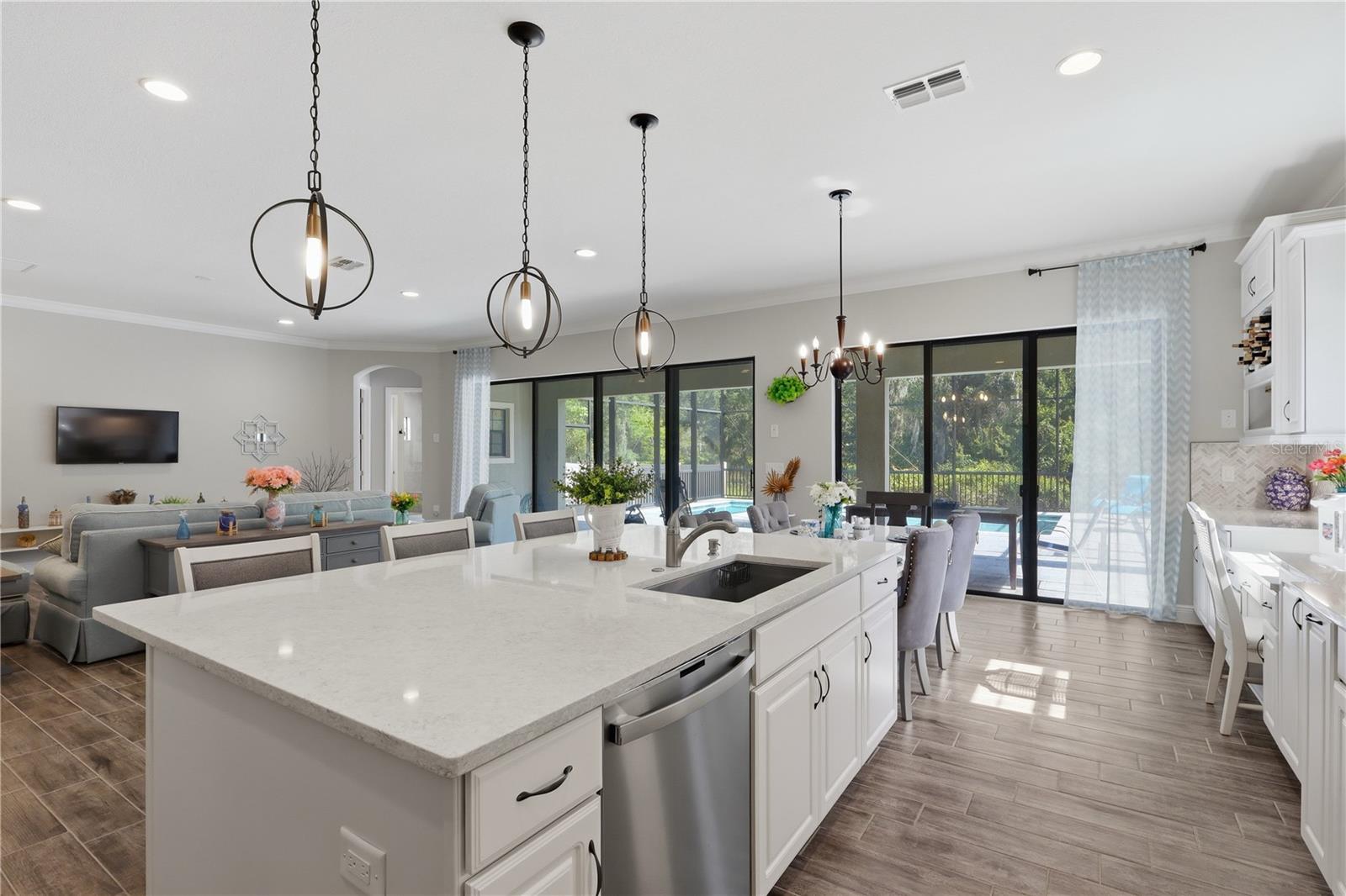 PRISTINE LAKE PRESERVE - Residential