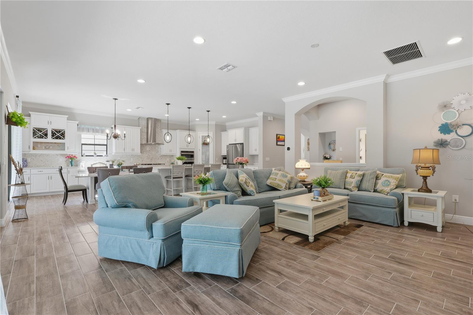 PRISTINE LAKE PRESERVE - Residential