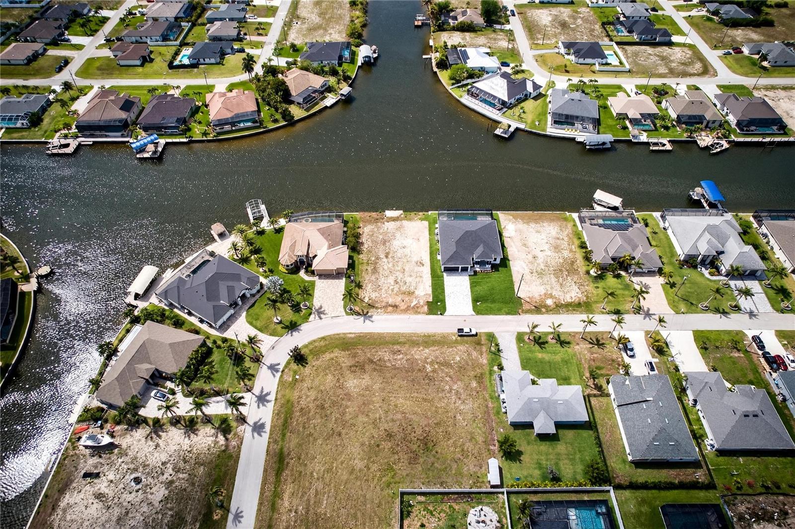 CAPE CORAL - Land