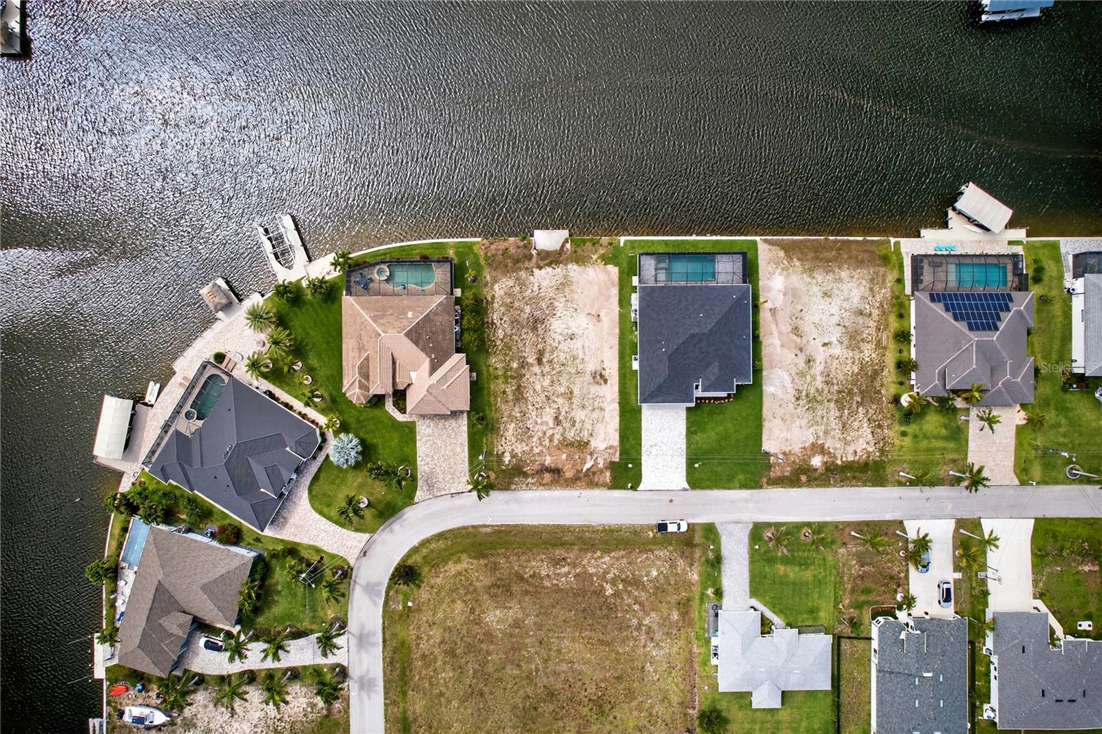 CAPE CORAL - Land