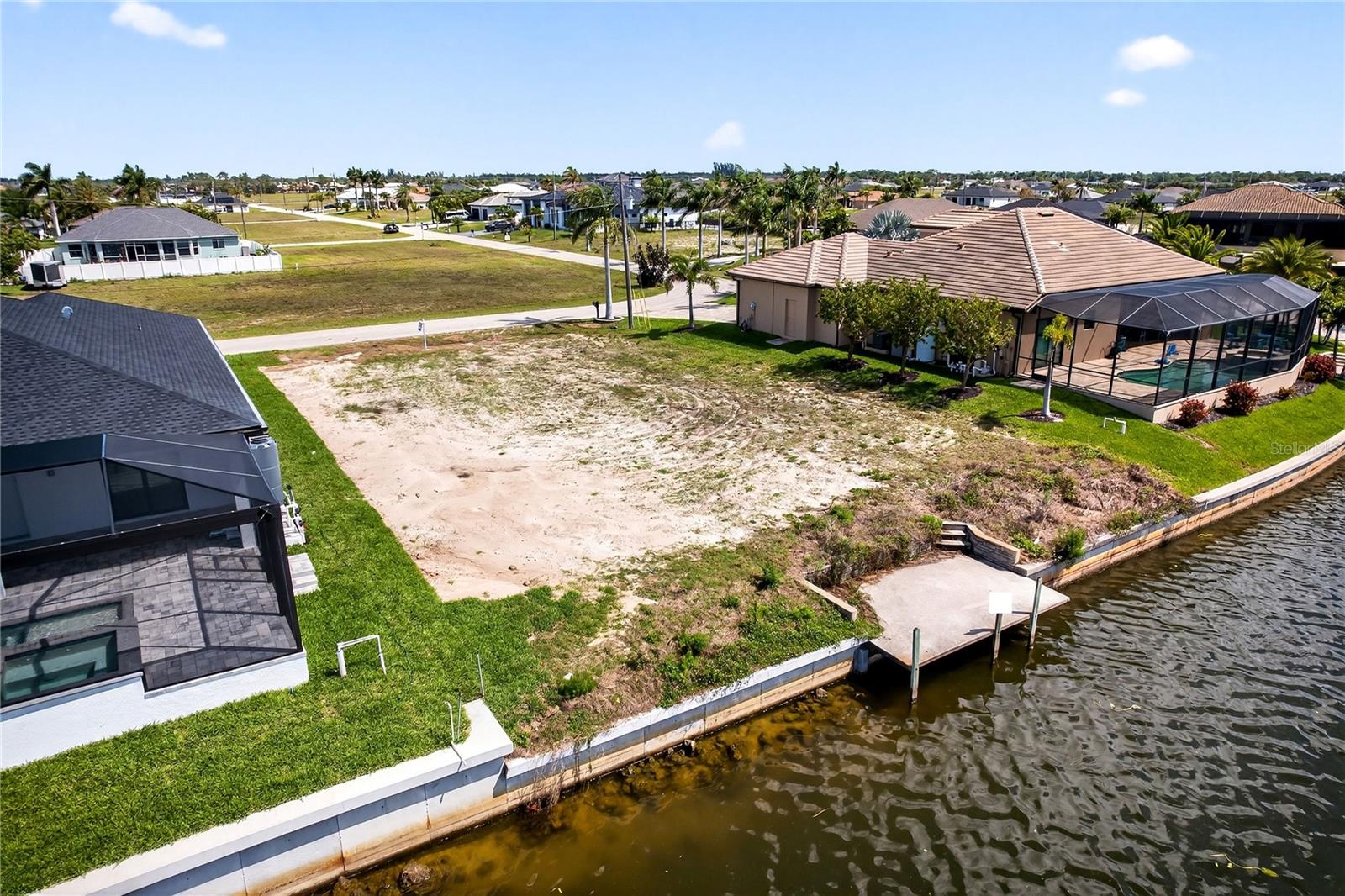 CAPE CORAL - Land