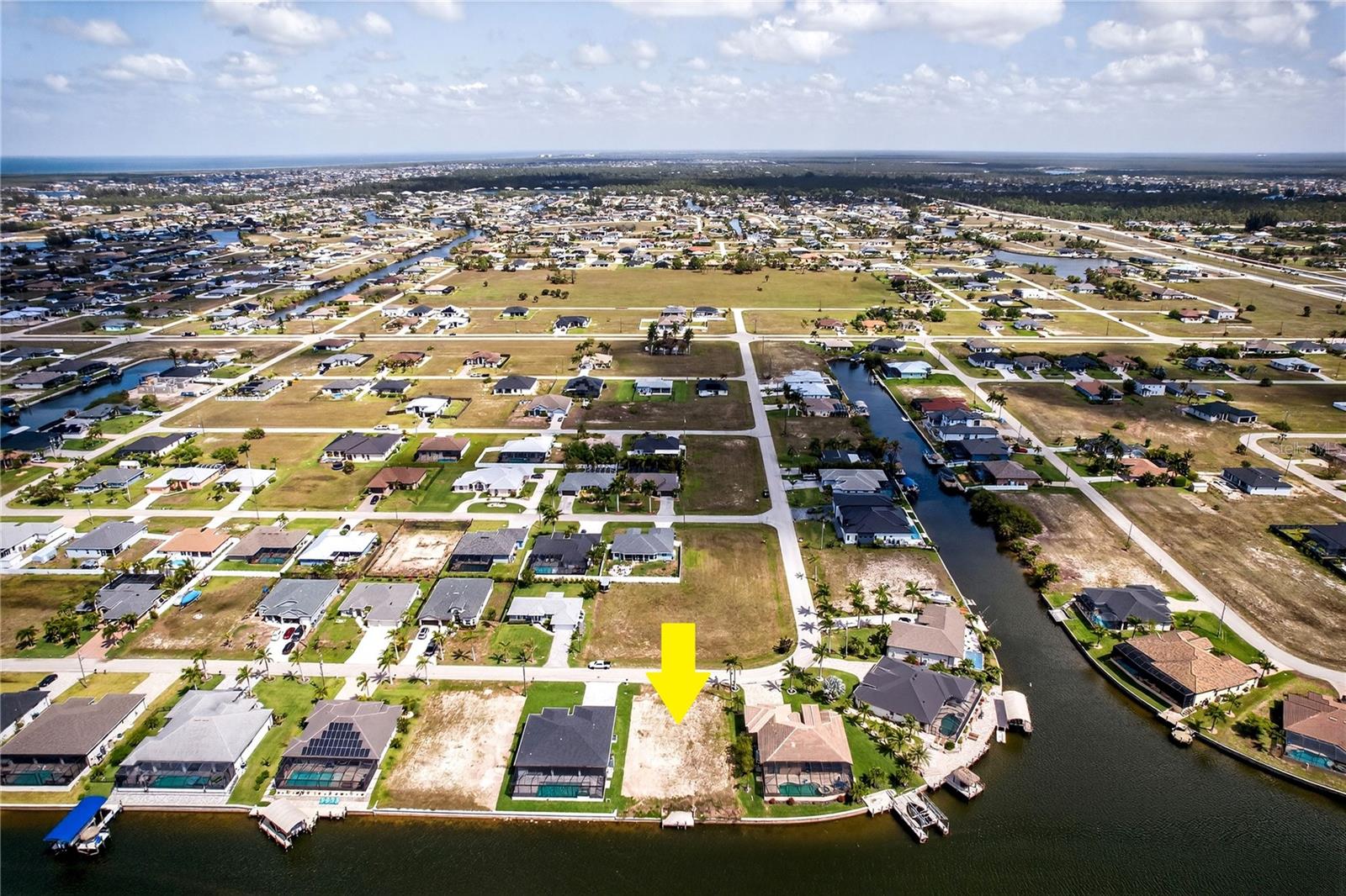 CAPE CORAL - Land