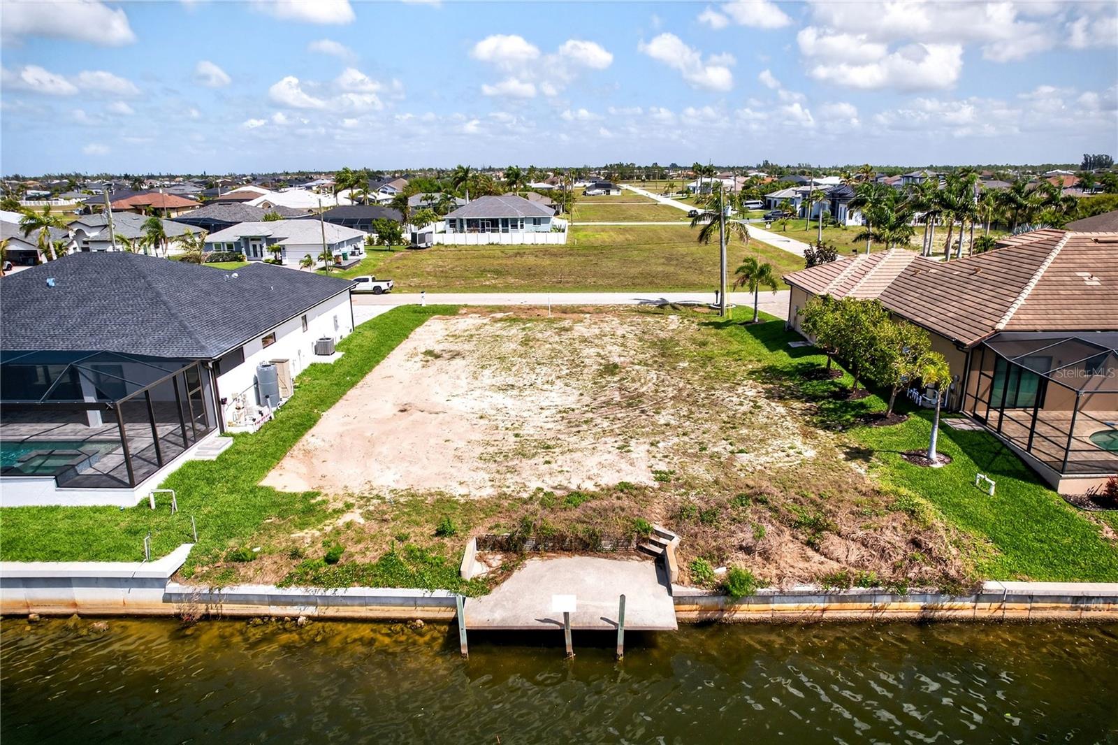 CAPE CORAL - Land