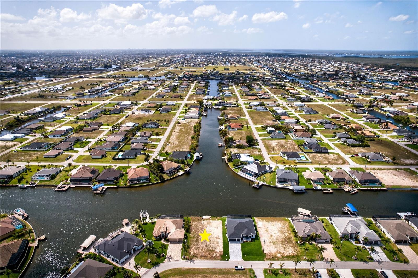 CAPE CORAL - Land