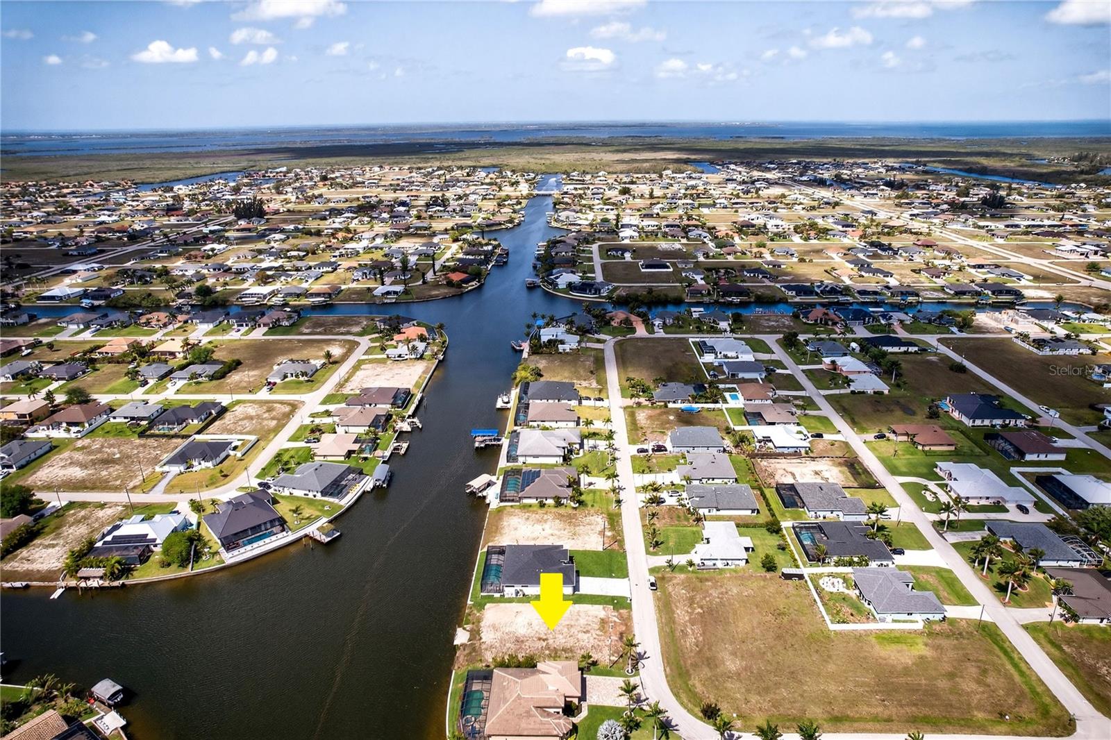 CAPE CORAL - Land