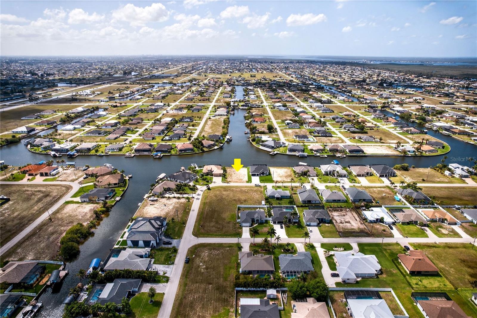CAPE CORAL - Land