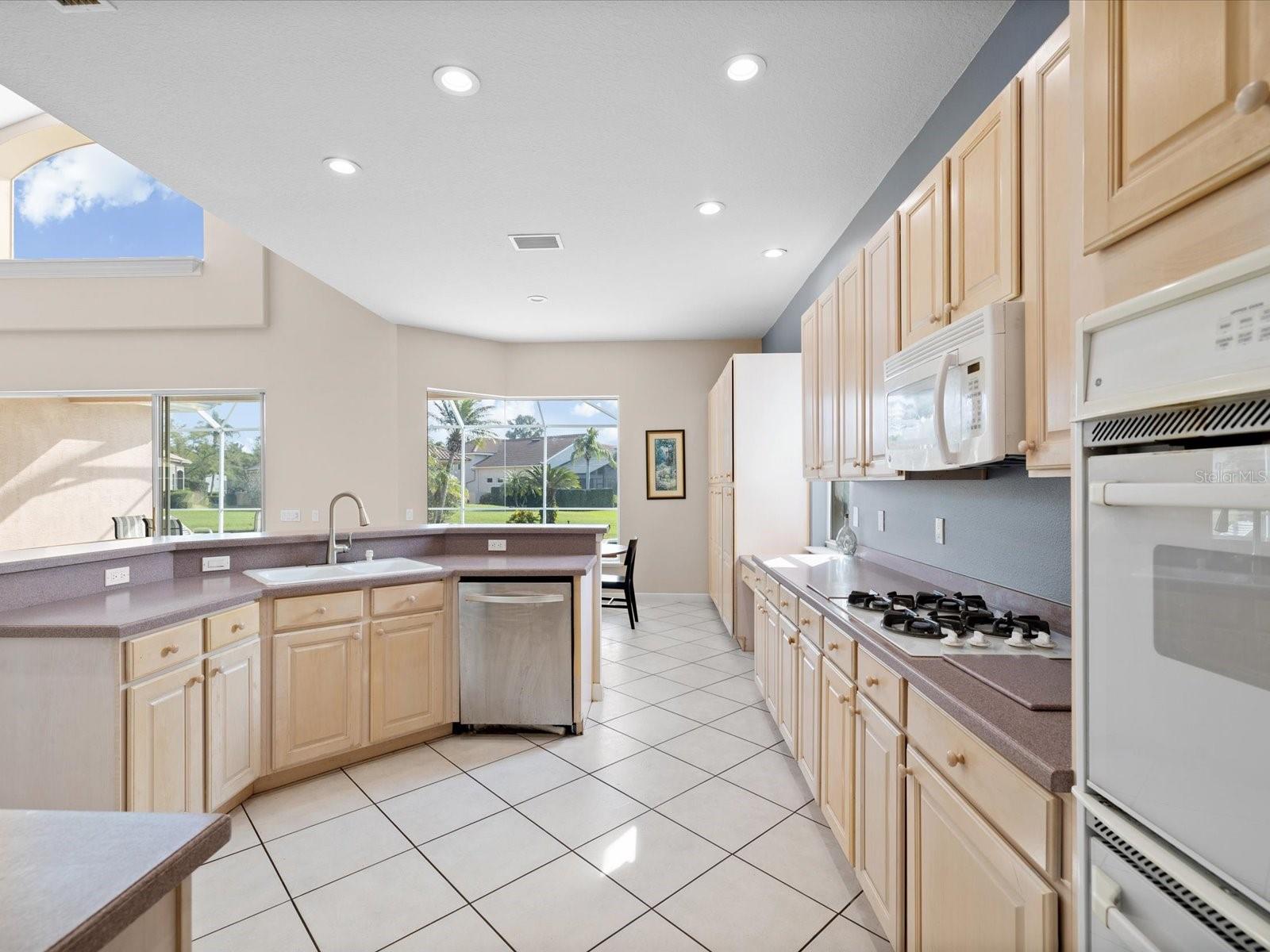 BAYOU CLUB ESTATES TR 5 PH 2 - Residential