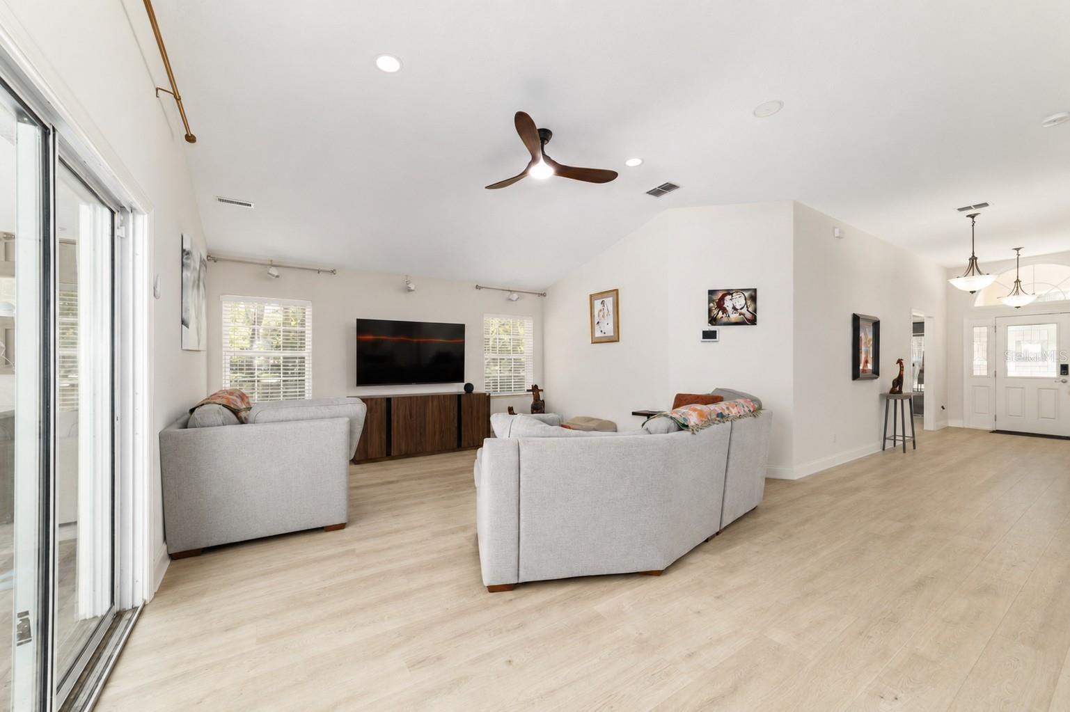 MEADOWBROOK RANCHES - Residential