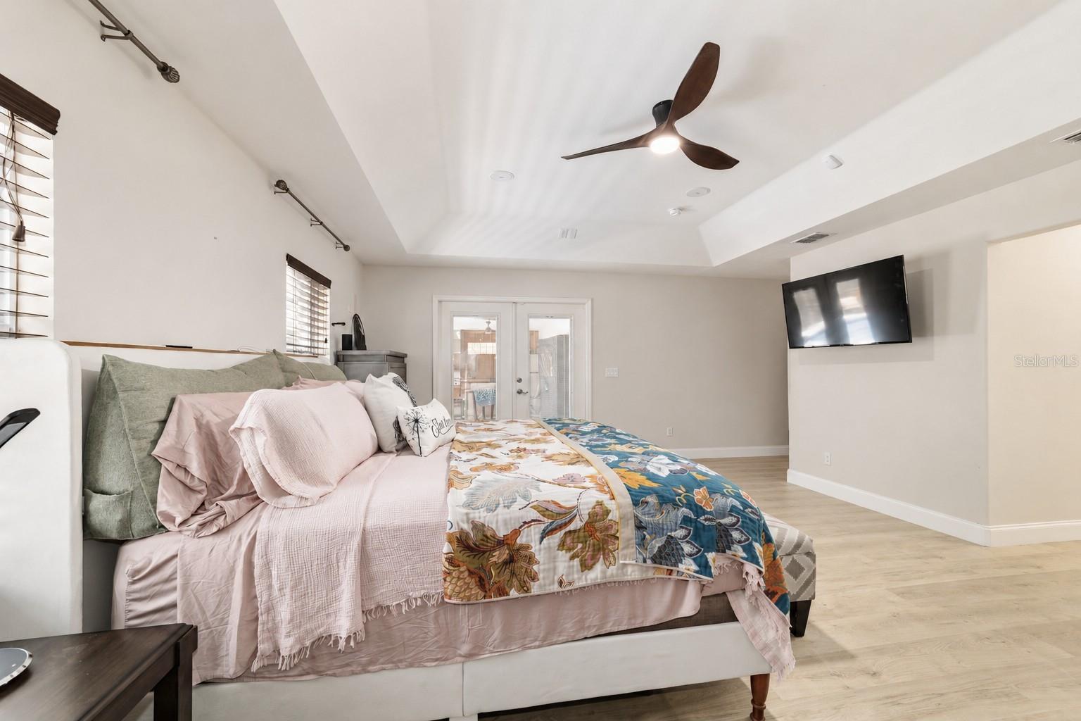 MEADOWBROOK RANCHES - Residential