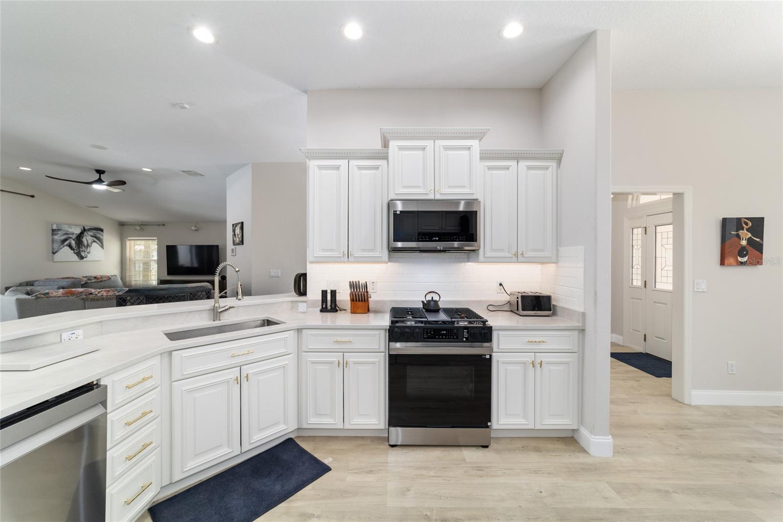 MEADOWBROOK RANCHES - Residential