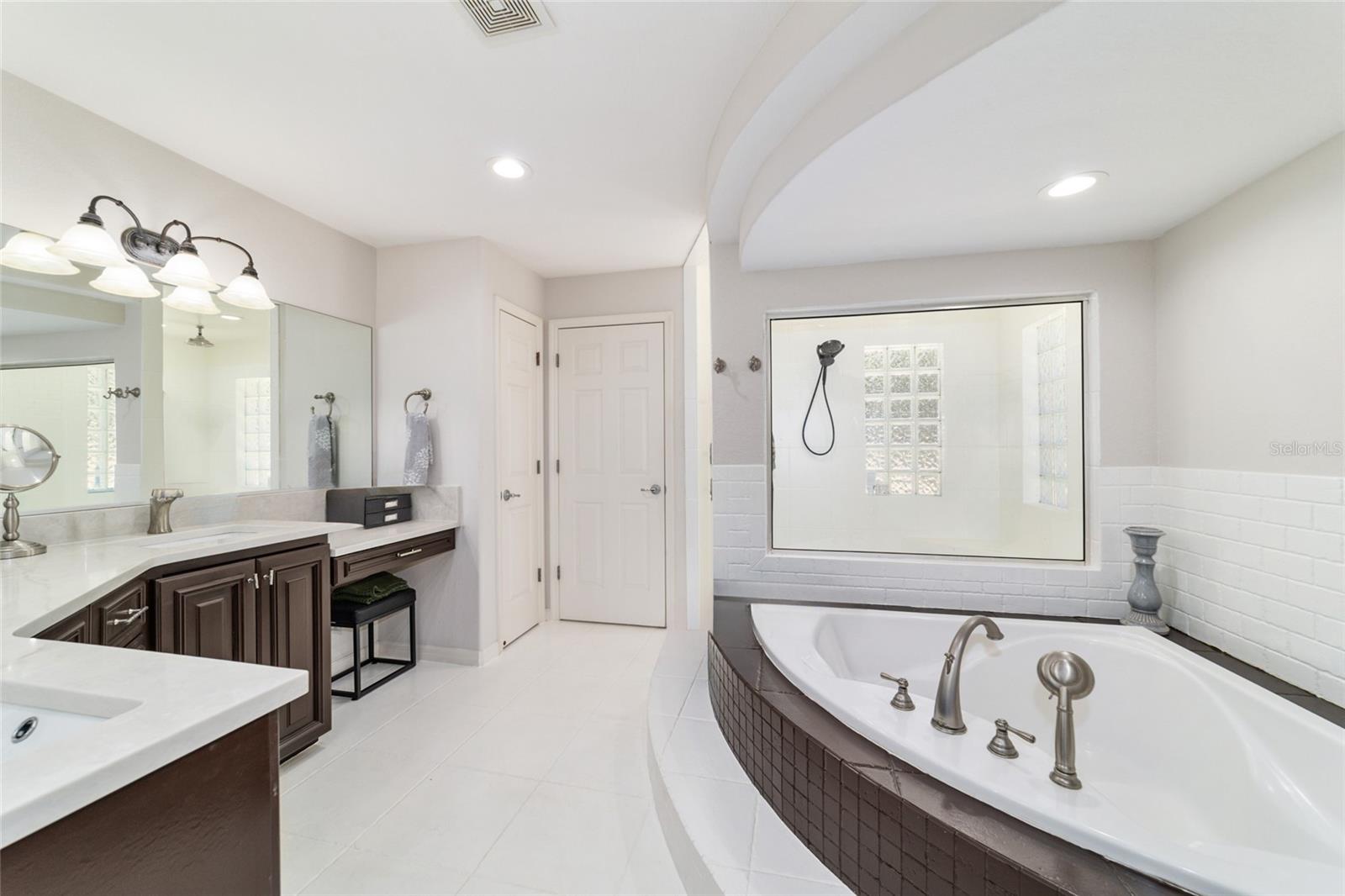 MEADOWBROOK RANCHES - Residential